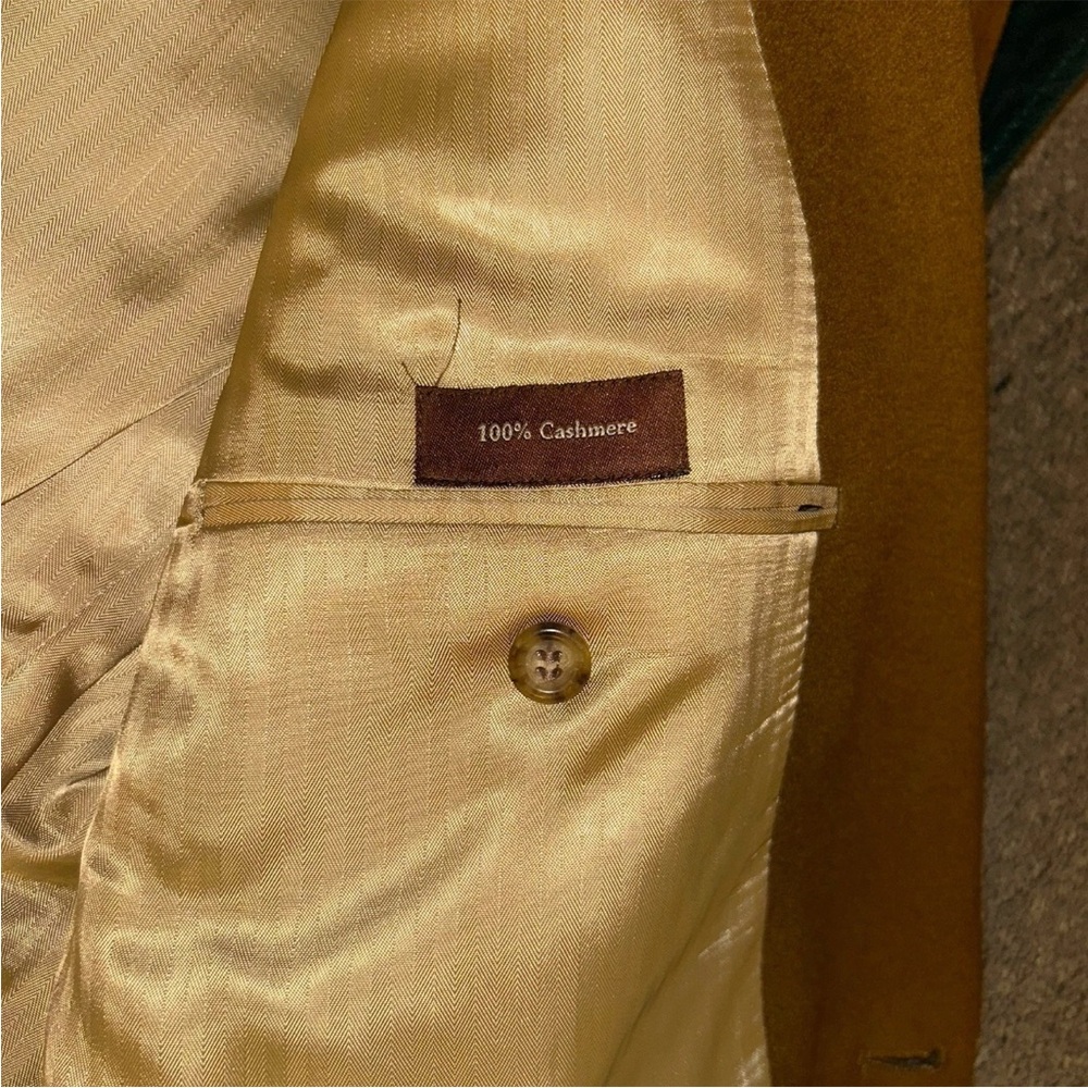 Elegant Tan Men's Blazer - Picture 12 of 13